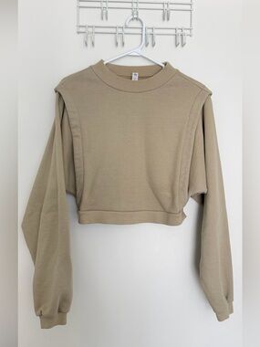 Alo yoga tan crop sweater